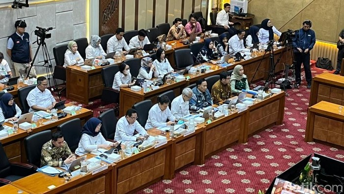 Menkes: Penghasilan Dokter Ada yang Miliaran, Ada Seperti Tukang Parkir