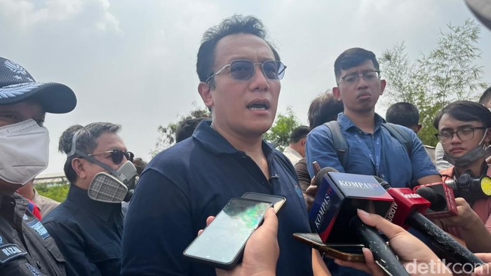 Wamen LH: Kebakaran TPA Jatiwaringin Lebih Berbahaya dari Lahan Gambut