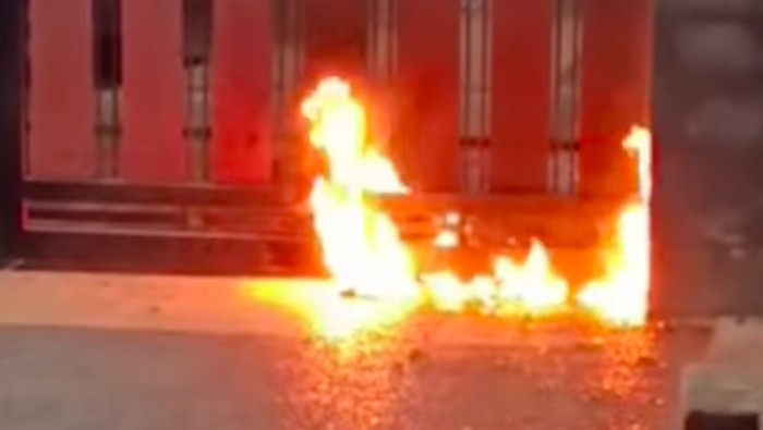 Buru Pelaku Pelemparan Bom Molotov ke Rumah Pengacara di Ciracas, Polisi Periksa Rekaman CCTV