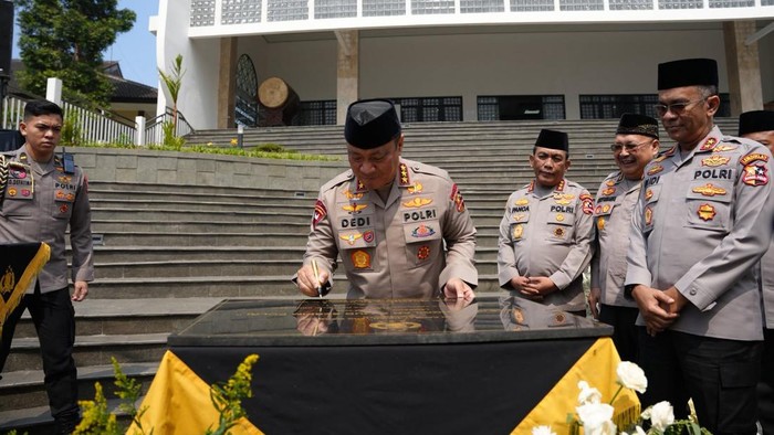 Wakapolri Resmikan Revitalisasi Masjid Panggilan Sujud di Lemdiklat Polri