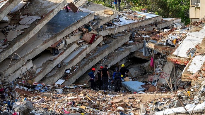 Presiden Venezuela Bantah Lambat Tangani Gempa