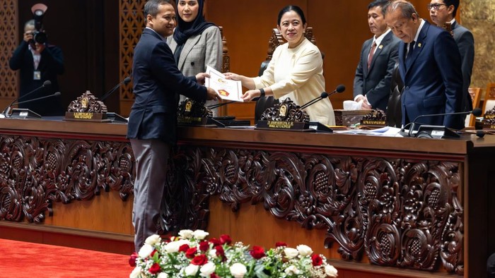 Puan Maharani Pimpin Paripurna DPR: Bahas LHP LKPP 2025 Sekaligus Naturalisasi Dua Calon Pemain Timnas