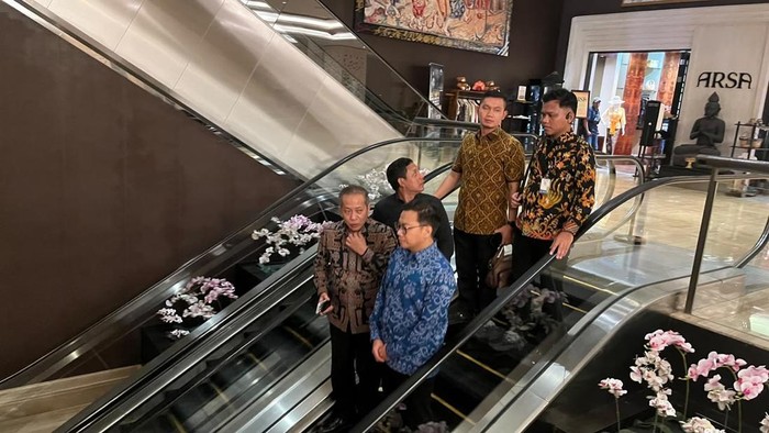 Mendag dan Menkop Hadiri Bali-Nusra Awards 2026
