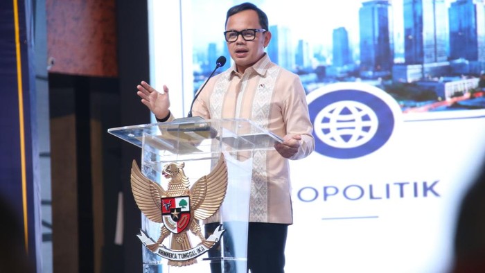 Genjot PAD dan Pelayanan Publik, Wamendagri Dorong Wali Kota Perkuat Inovasi