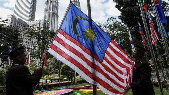 Resmi, PNS Malaysia WFH 2 Hari Seminggu Mulai Agustus