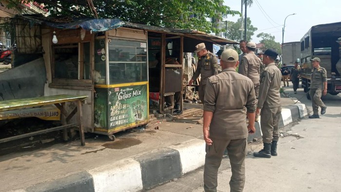 Normalisasi Kali Angke Bogor, 118 Bangunan Liar Dibongkar