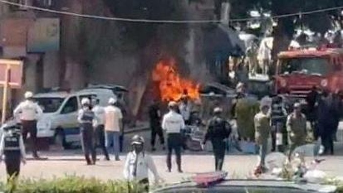 Ledakan Bom Warnai Kunjungan Bersejarah Macron ke Damaskus