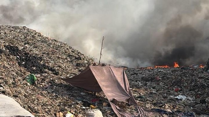 Andra Soni Sebut Sampah di TPA Jatiwaringin Setara Bangunan 7 Lantai