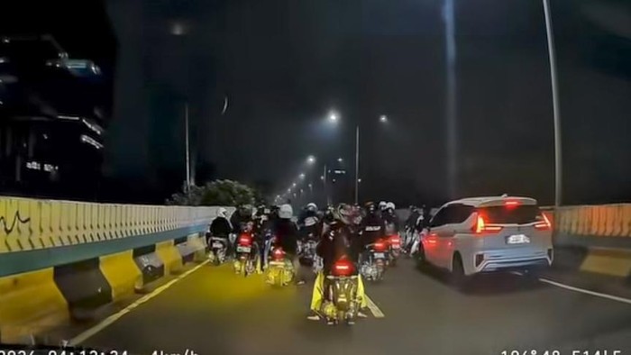 Viral Balap Liar Motor di JLNT Antasari Berujung Dihadang Xpander