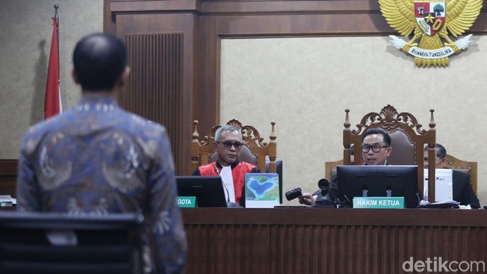 Hakim Sebut Google Pihak yang Diuntungkan di Proyek Chromebook Nadiem