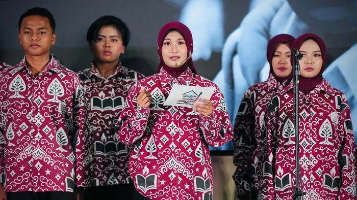 Mensos Apresiasi Perkembangan Siswa di Sekolah Rakyat Surabaya: Proses Pembelajaran Semakin Membaik