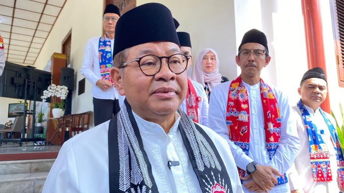 Pramono Anung Panggil Manajemen Ojol, Cari Solusi Parkir yang Tak Ganggu Trotoar
