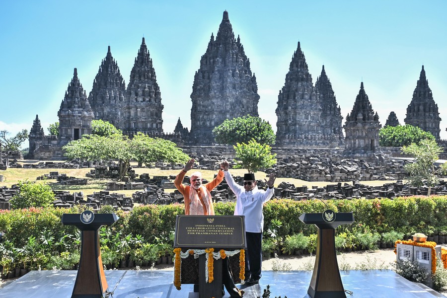 Momen Akrab Prabowo-PM Modi di Prambanan Perkuat Hubungan RI-India