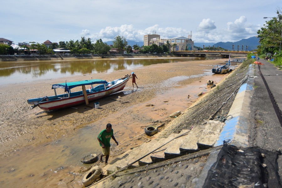 Pendangkalan Sungai Hambat Nelayan Padang Melaut, Dampak Sedimentasi Pasca Banjir Bandang