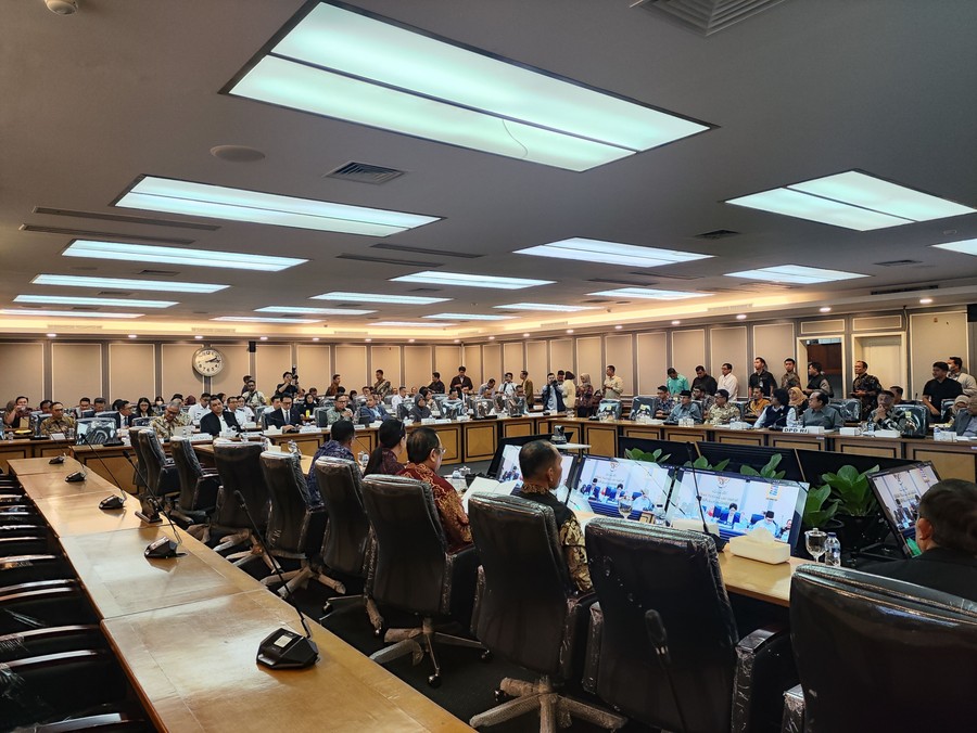 Komisi XIII DPR menggelar rapat bersama pemerintah dan Dewan Perwakilan Daerah (DPD) untuk membahas Rancangan Undang-Und