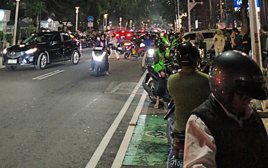 Operasi Penertiban Parkir Liar di Senopati, Puluhan Kendaraan Diangkut