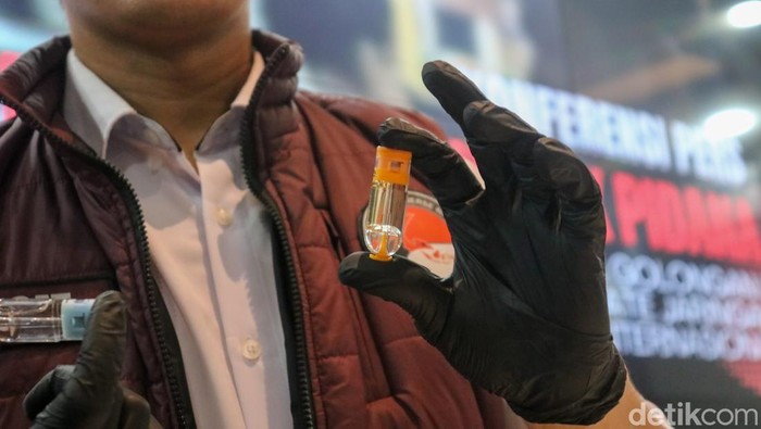 Polresta Bandara Soekarno-Hatta Amankan 8.600 ml Etomidate dari Jaringan Internasional