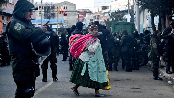 Bolivia Deklarasikan Darurat Nasional, Militer Dikerahkan Atasi Blokade Demonstran