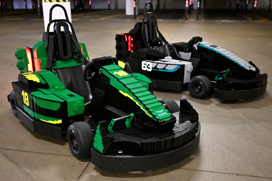 Mobil Lego Berukuran Asli Siap Ramaikan Formula 1 GP Inggris