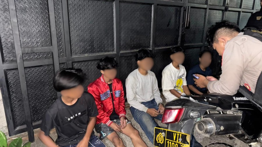 Patroli Dini Hari, Tim Brimob Gagalkan Rencana Tawuran di Ciracas