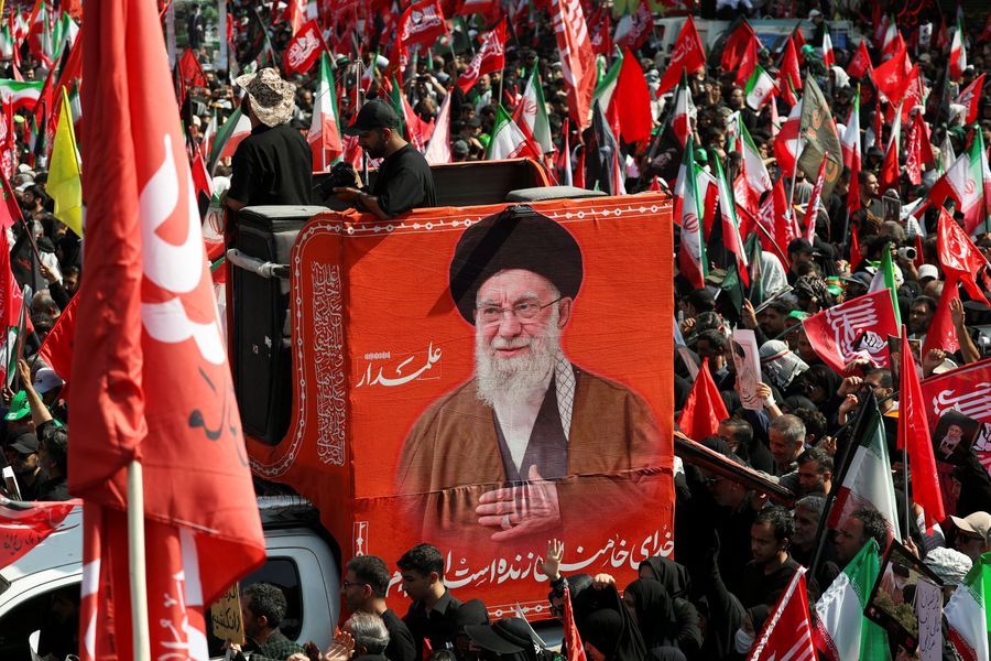 Ribuan Pelayat Mulai Padati Jalanan Teheran Jelang Prosesi Pemakaman Ayatollah Khamenei