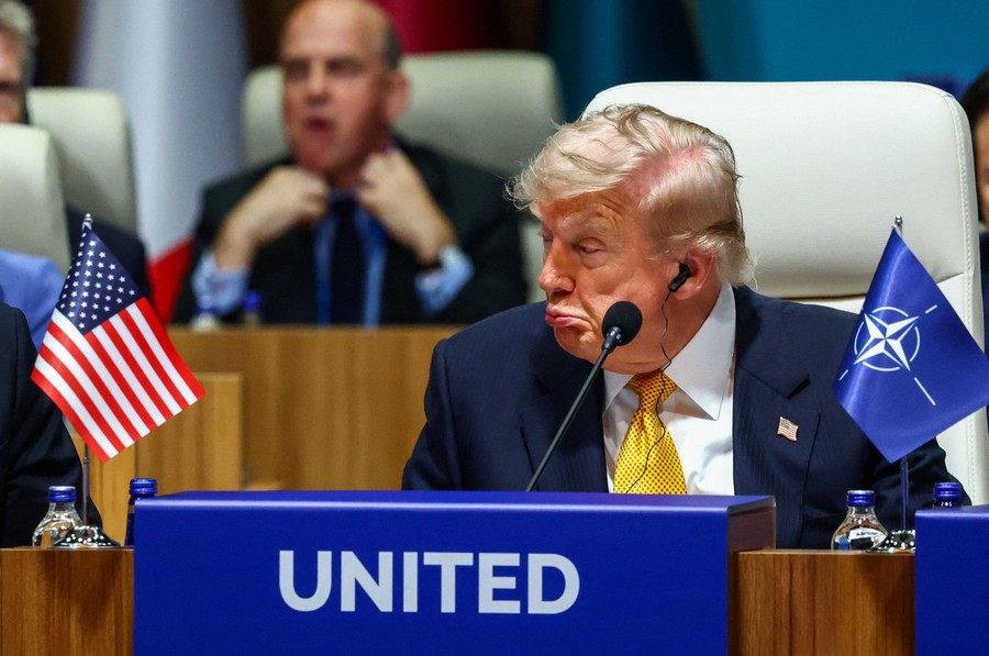 Trump Ngedumel soal Spanyol hingga Greenland di KTT NATO Ankara