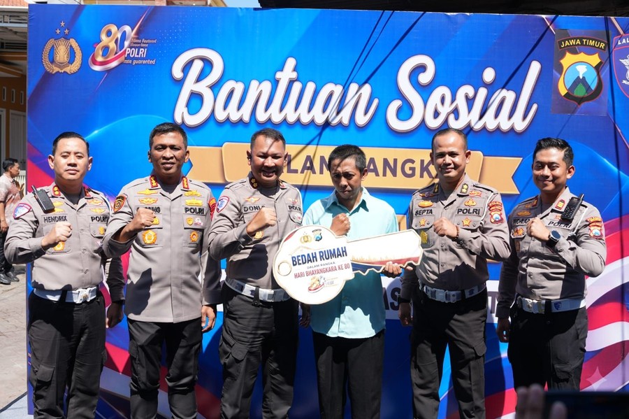 Sambut Hari Bhayangkara ke-80, Polresta Sidoarjo Gelar Bedah Rumah dan Bakti Sosial