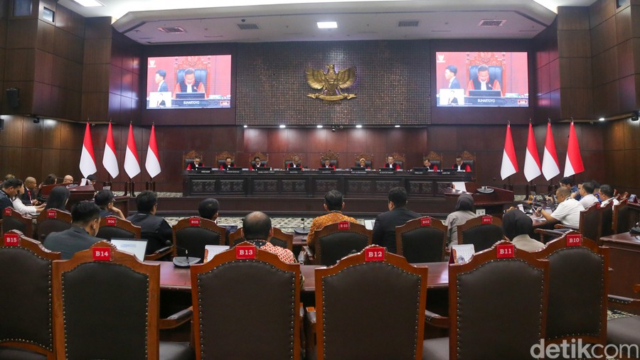 MK Tolak Gugatan Mahasiswa soal UU Pilkada, Tegaskan Pemilihan Kepala Daerah Tetap Berlangsung Langsung