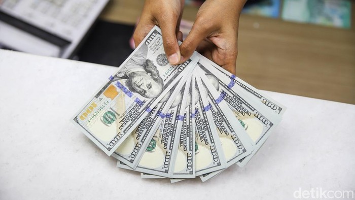 Dolar AS Tekuk Rupiah ke Rp 17.960