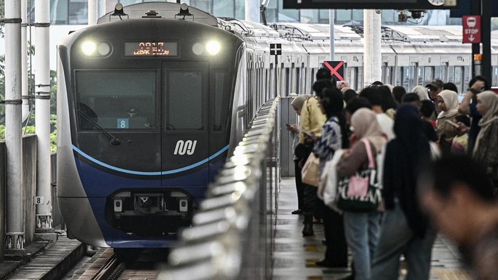 Minat Naik Transportasi Umum di Jakarta Terus Bertumbuh