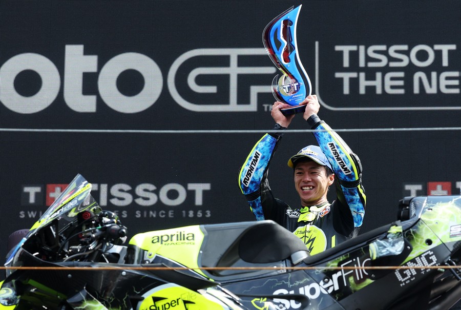 7.952 Hari usai Tamada Kalahkan Rossi, Ai Ogura Bawa Jepang Menang Lagi