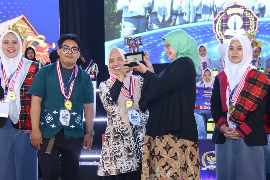 SMAN 1 Polewali Ukir Sejarah, Wakili Sulbar di Panggung Nasional LCC 4 Pilar MPR