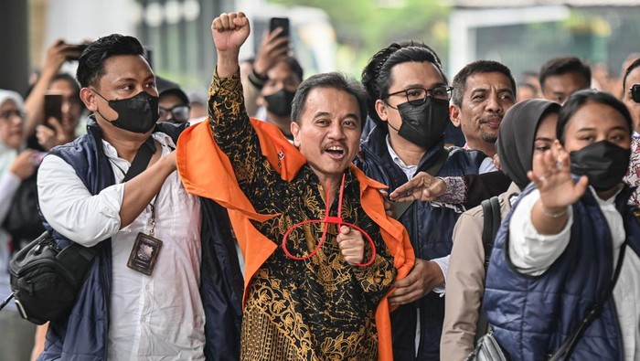 Kejari Jaksel: Keluarga Jadi Penjamin Roy Suryo dan dr Tifa Tidak Ditahan