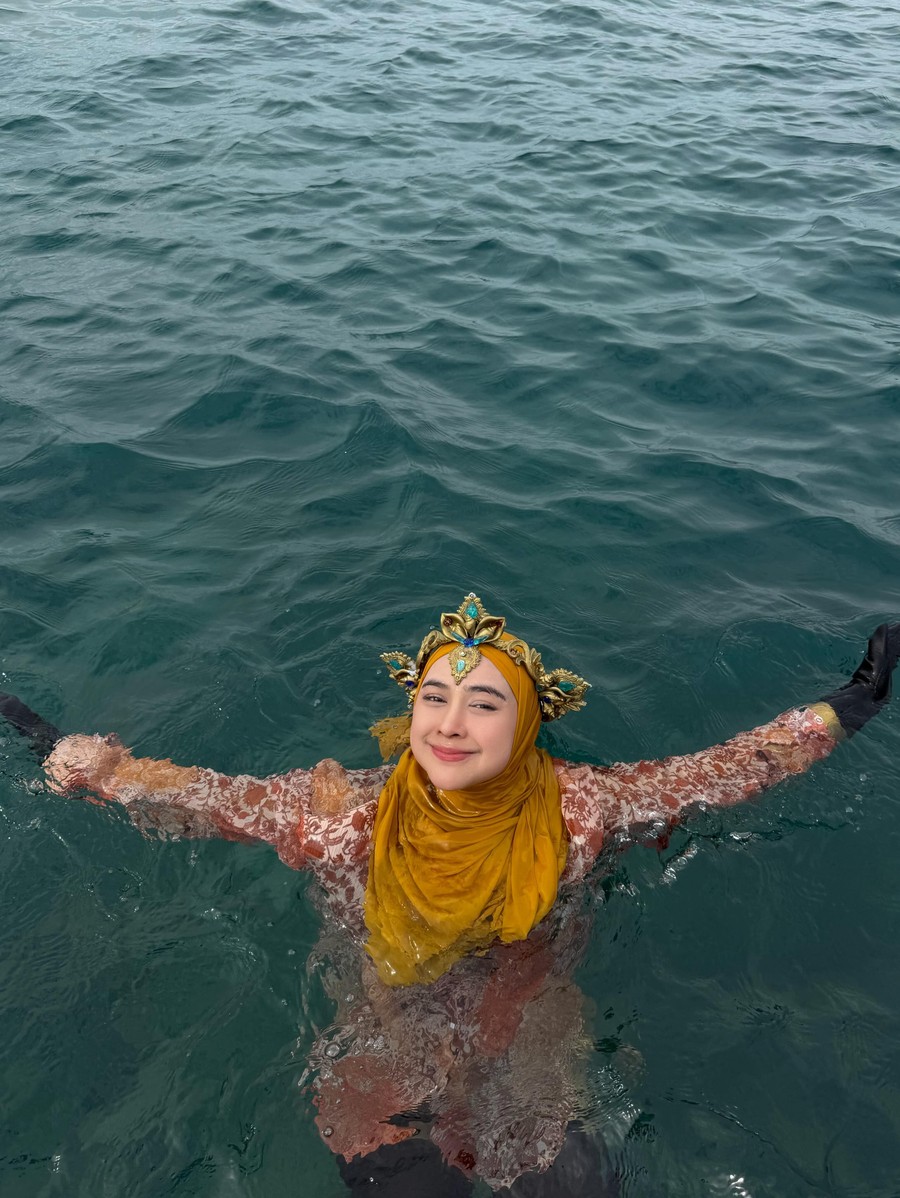 Ria Ricis Rayakan Ulang Tahun ke-31 Secara Privat di Pantai
