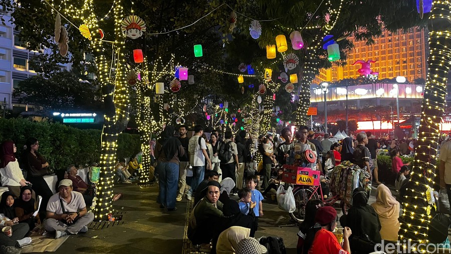 Pesona Bundaran HI di Malam Puncak HUT ke-499 Jakarta