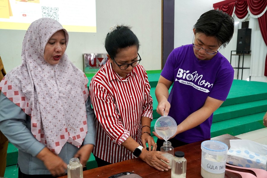BioMom Edukasi Warga Kupang soal Kesehatan Usus hingga Pelatihan Water Kefir