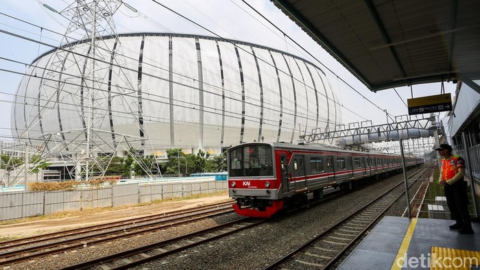 Akhirnya! Nonton Bola hingga Konser di JIS Kini Bisa Naik KRL