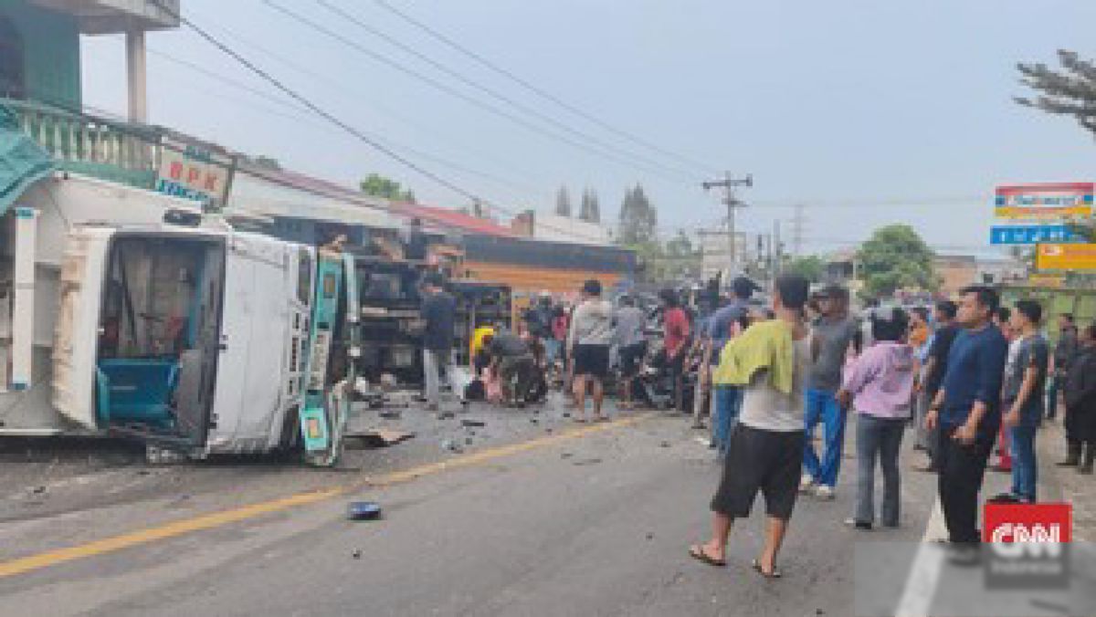 Truk Rem Blong Tabrak Delapan Kendaraan di Sibolangit, Sumut