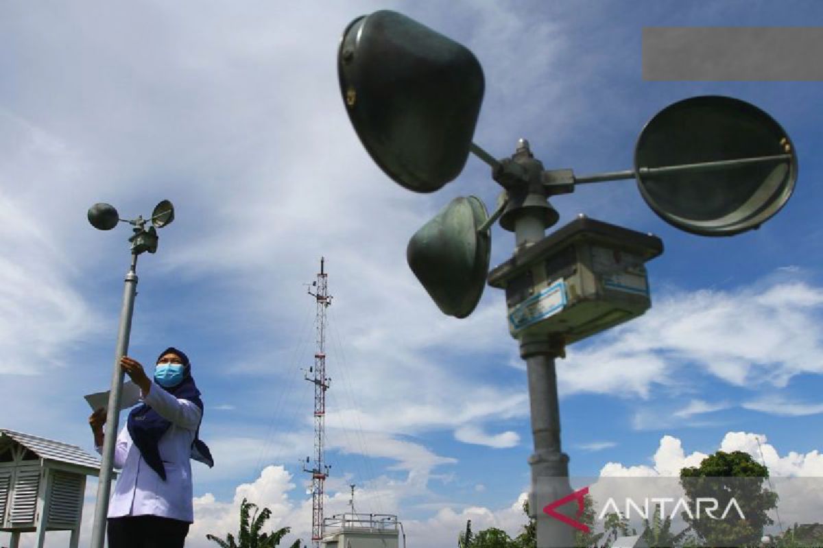 BMKG Prakirakan Mayoritas Kota Besar Indonesia Berawan Kamis