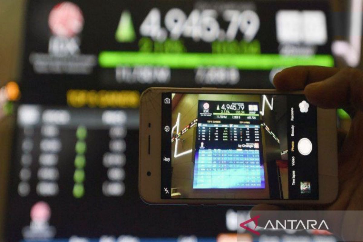 IHSG Ditutup Menguat, Seluruh Sektor Saham Naik