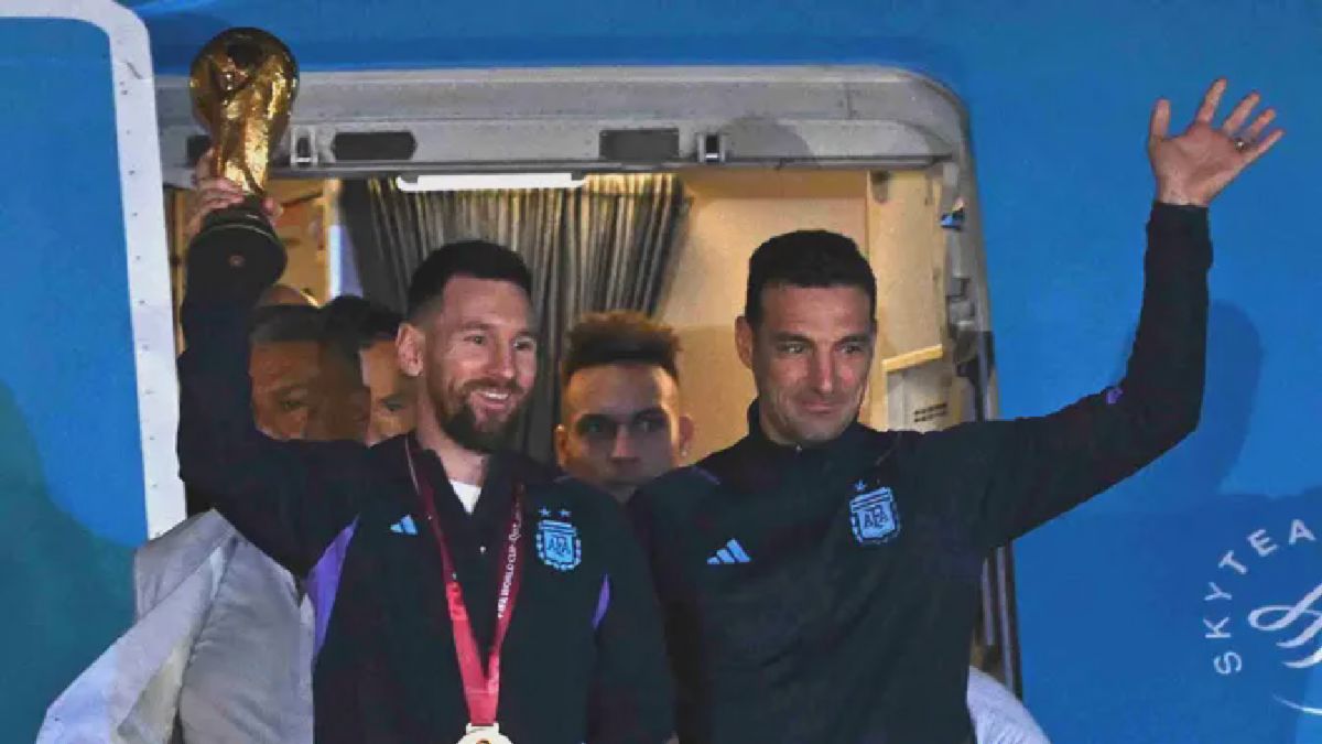 Argentina Sambut Trofi Piala Dunia Setelah Penantian 36 Tahun