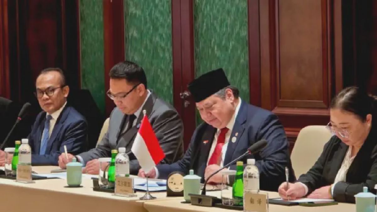 Airlangga Hartarto Temui Menteri Perdagangan China di Shanghai