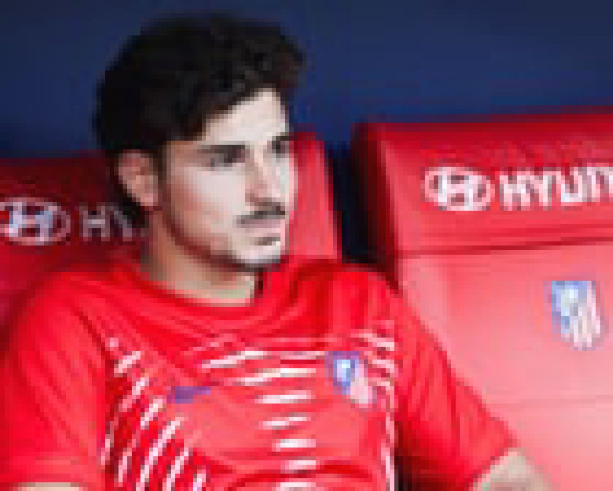 CEO Atlético Madrid Tegaskan Julián Álvarez Tak Akan Pernah Dijual ke Barcelona