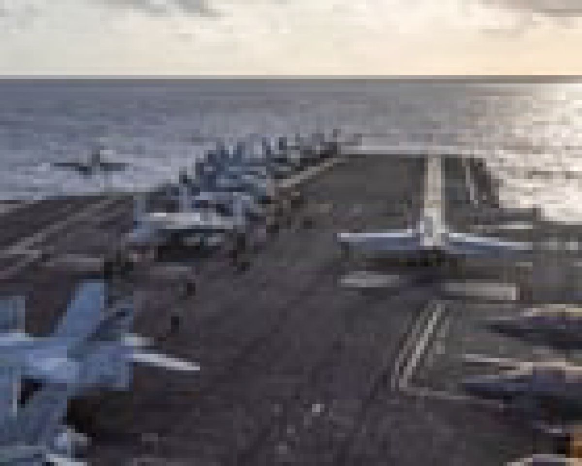 Kapal Induk AS USS Abraham Lincoln Singgah di Thailand Setelah 250 Hari di Laut