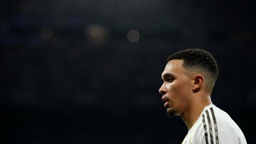 Mourinho Disarankan Geser Alexander-Arnold Jadi Gelandang